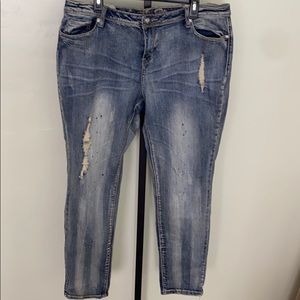 COPY - Ripped jeans with beading